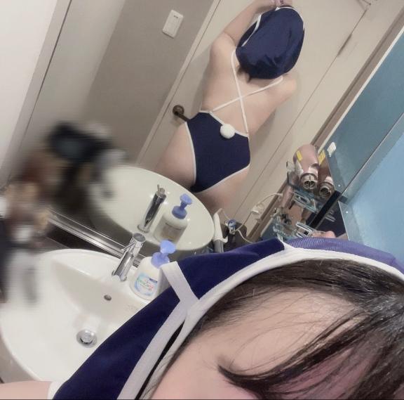 ぽっちゃり巨乳バニーの巨尻